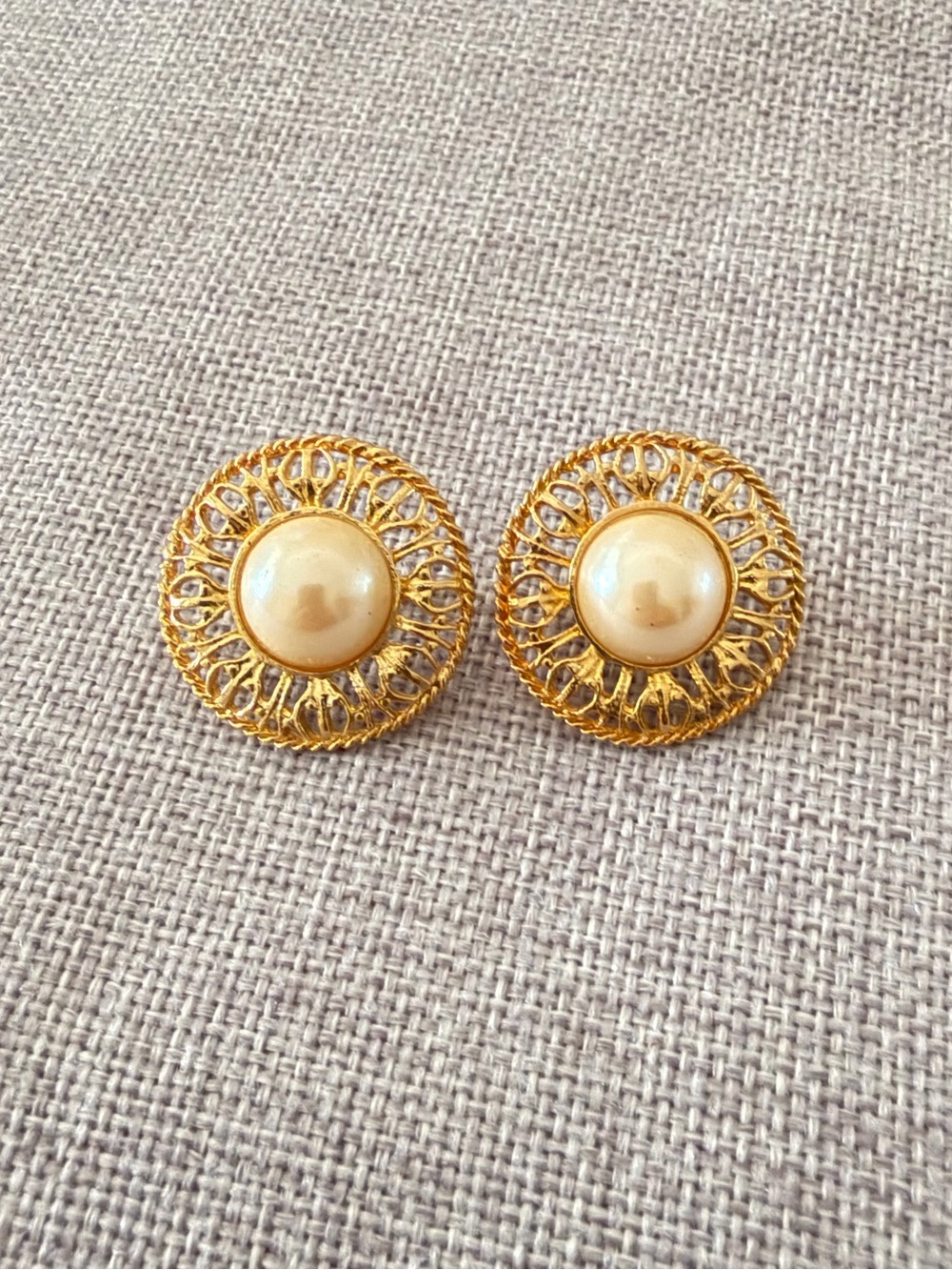 Vintage Gold Tone Faux Pearl Filigree Clip-On Earrings | Classic Earrings